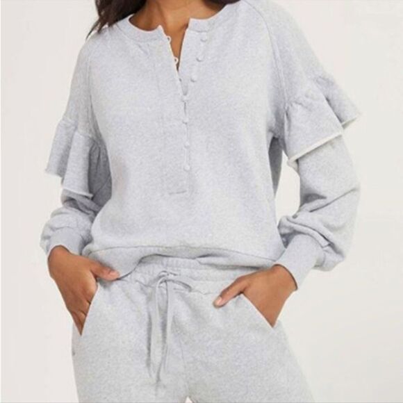 Something Navy Size Large Gray Ruffle Round Neck Sweater Cozy Staple Chic Flirty - Picture 1 of 10